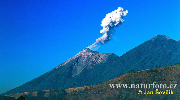 (717)guatemala--vulcan-fuego-2